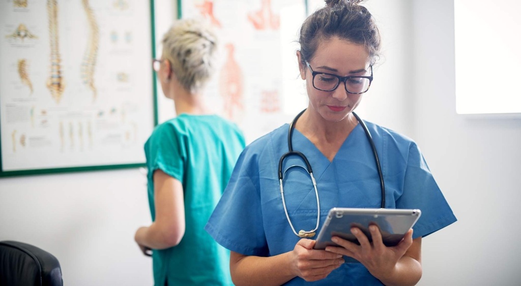 What is the best site for traveling nurses for housing