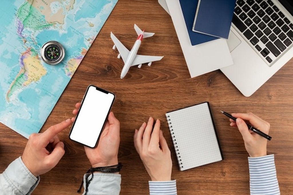 What are the 8 easy steps to start a travel agency